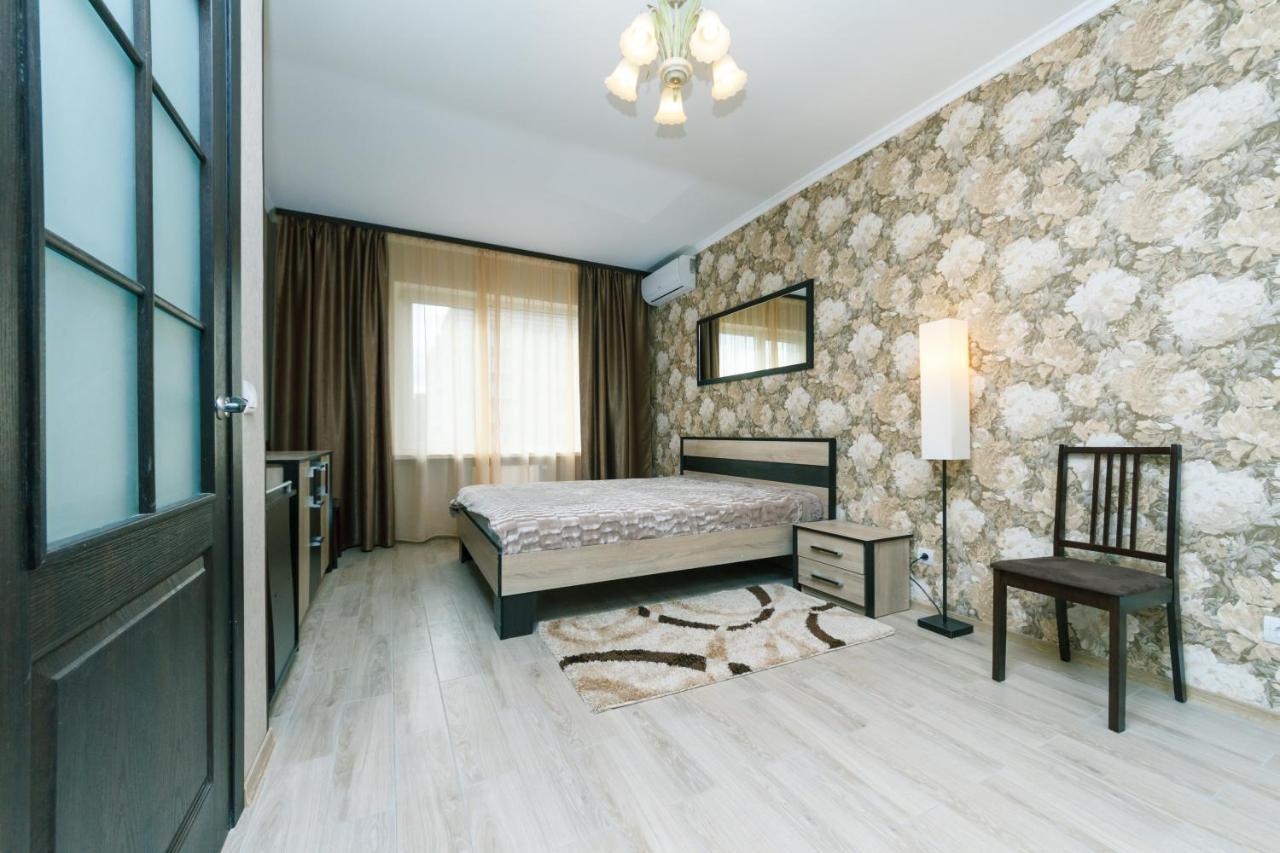 Poznyaky Apartments Patriotika Kiev Eksteriør bilde