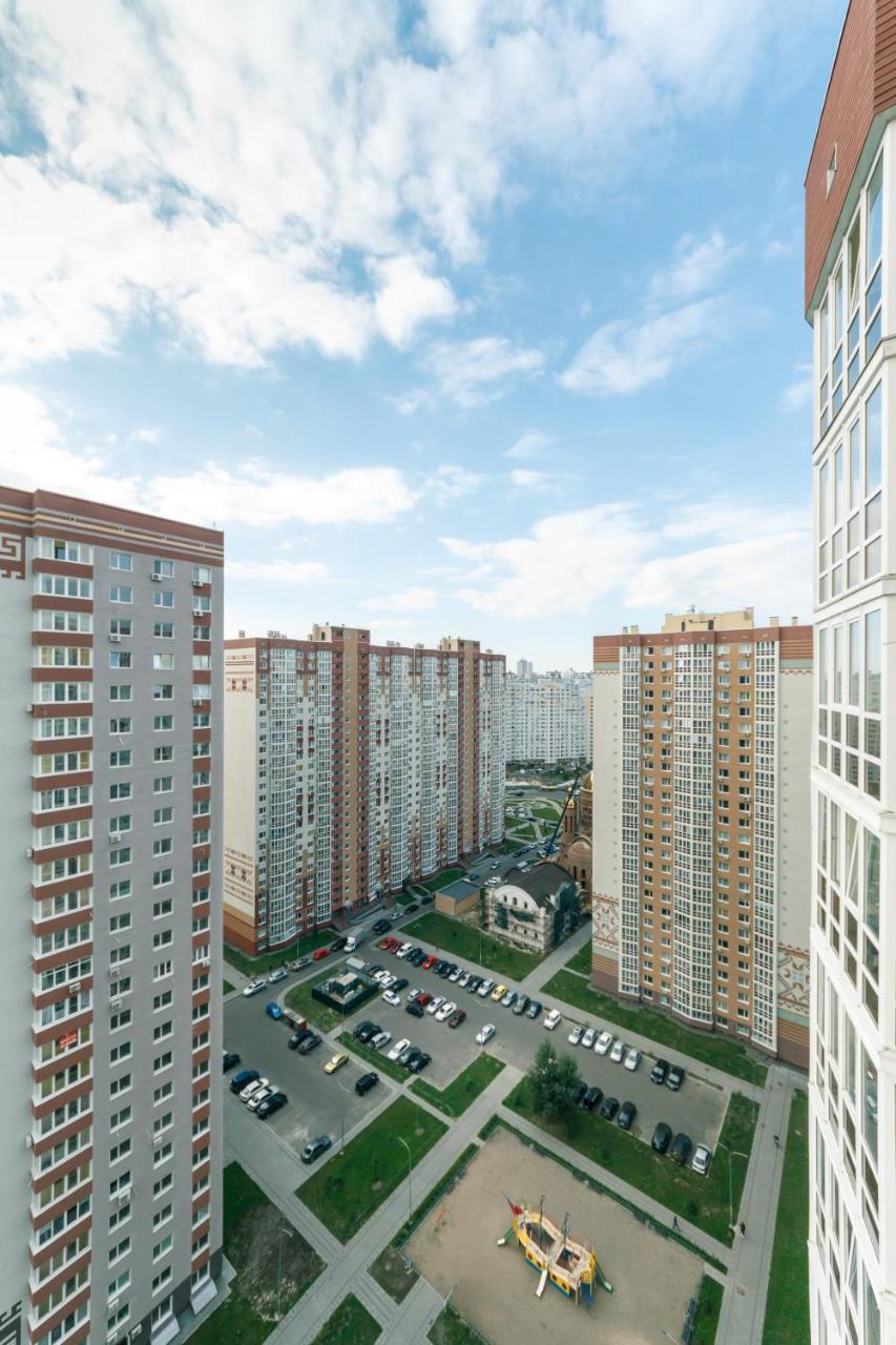 Poznyaky Apartments Patriotika Kiev Eksteriør bilde
