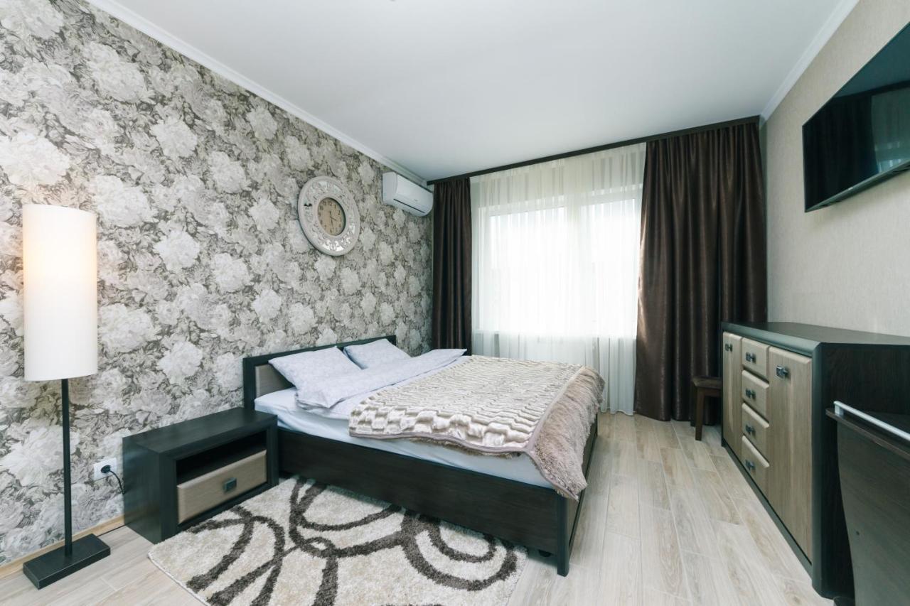 Poznyaky Apartments Patriotika Kiev Eksteriør bilde