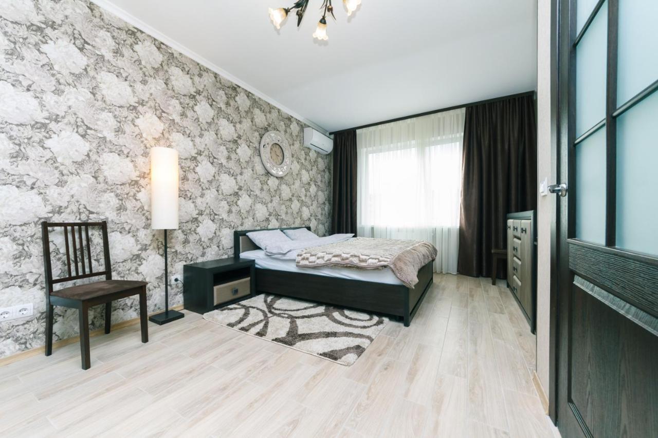 Poznyaky Apartments Patriotika Kiev Eksteriør bilde