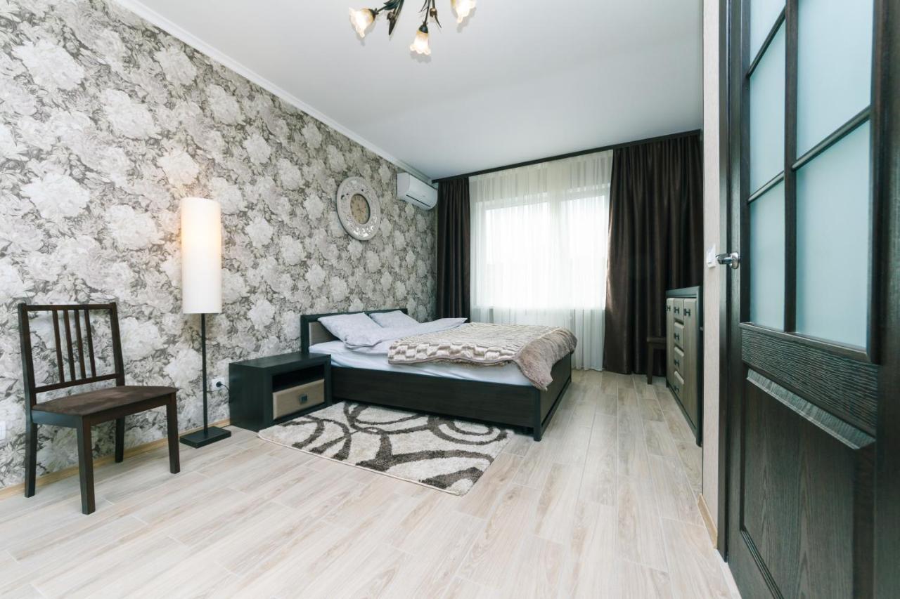 Poznyaky Apartments Patriotika Kiev Eksteriør bilde