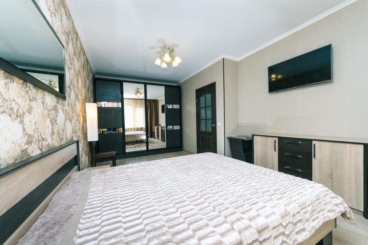 Poznyaky Apartments Patriotika Kiev Eksteriør bilde
