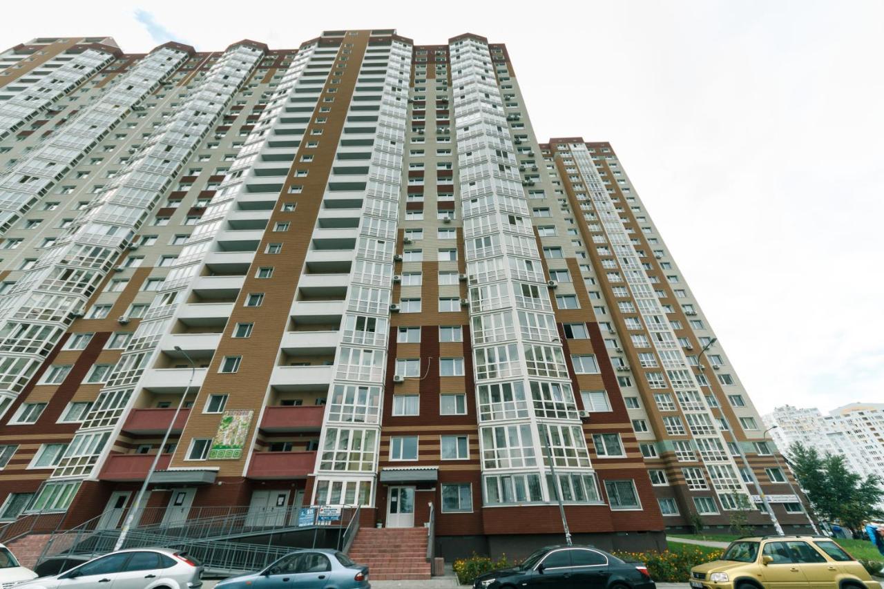 Poznyaky Apartments Patriotika Kiev Eksteriør bilde
