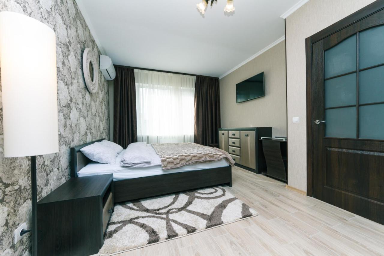 Poznyaky Apartments Patriotika Kiev Eksteriør bilde