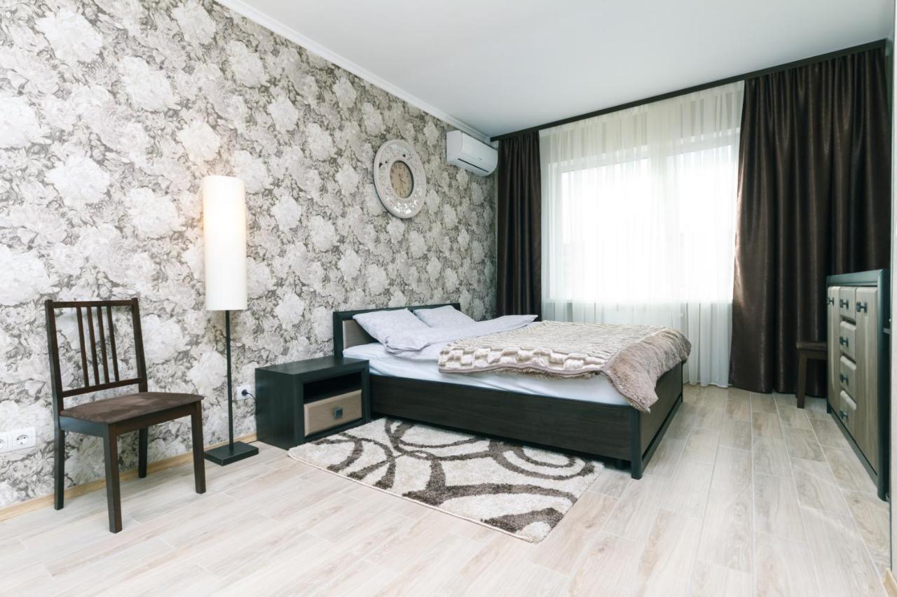 Poznyaky Apartments Patriotika Kiev Eksteriør bilde