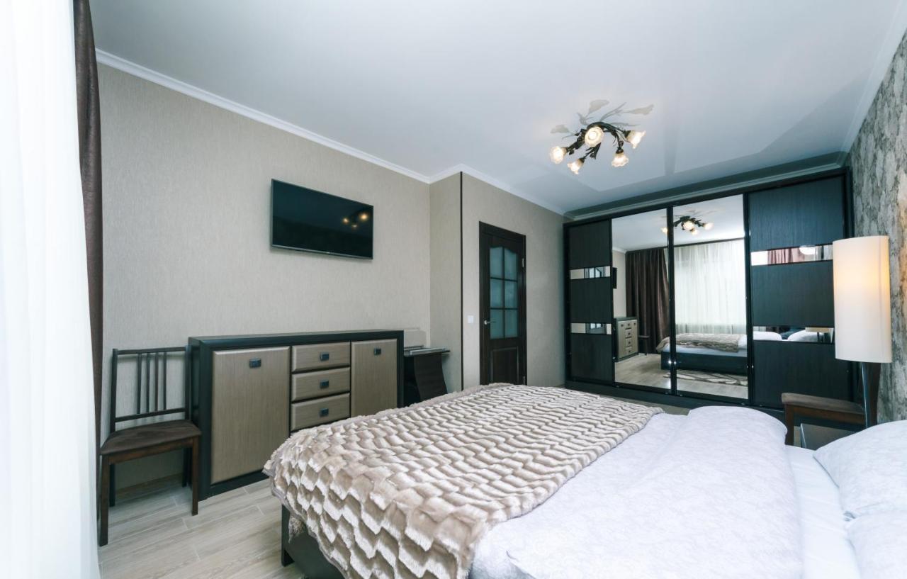 Poznyaky Apartments Patriotika Kiev Eksteriør bilde
